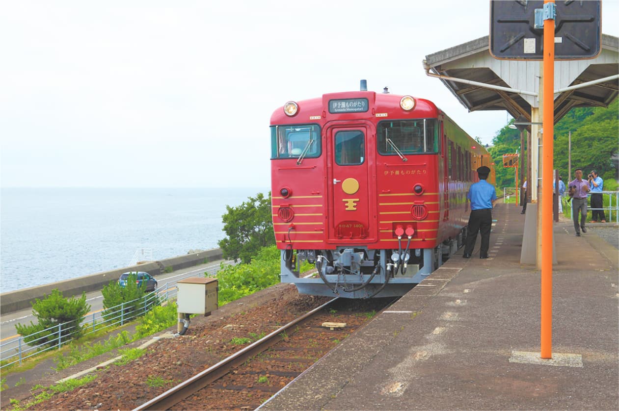 Enjoy a railroad trip on a retro-modern sightseeing train